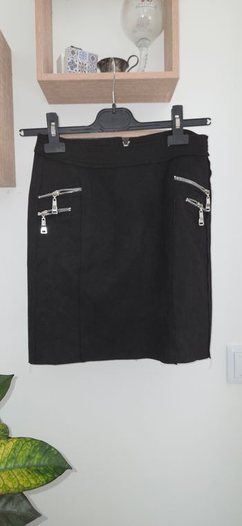 Jupe noir suédine taille S neuve sans etiquette