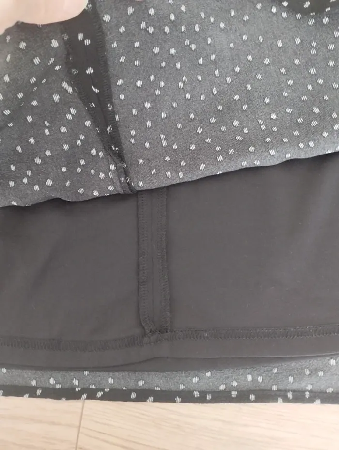 Petite jupe noire à motif camaïeu 36 - photo numéro 9