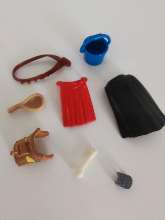 Playmobil lot vrac cape os selle de loup porteur seau bracelet