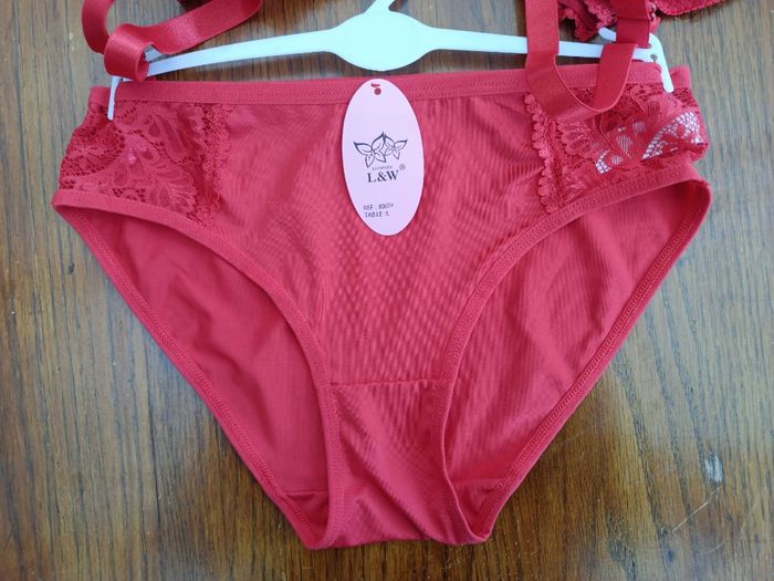 Ensemble lingerie - photo numéro 3