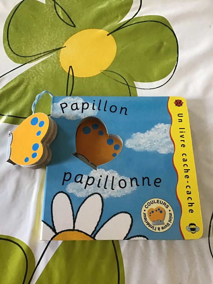 Livre carton papillon papillonne