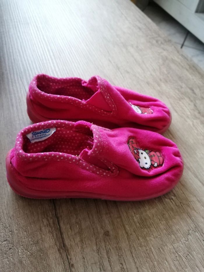 Pantoufles fille "hello kitty" - photo numéro 3