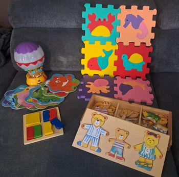 Lot de jouet bébés