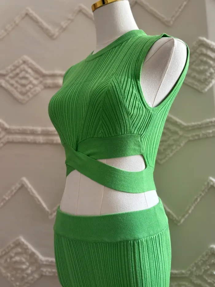 Ensemble côtelé vert vif crop top asymétrique + jupe longue – tendance Y2K - photo numéro 12