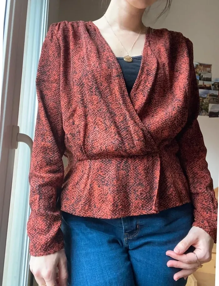 Blouse Kookai à motifs croco T 38 - photo numéro 3