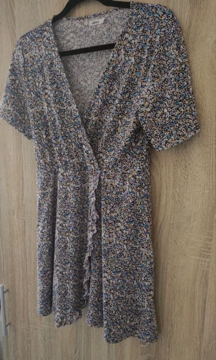 Robe 👗 fleurie taille S - photo numéro 3