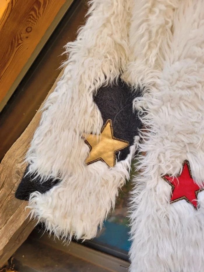Superbe manteau IKKS en "poils" blanc 🌟 , cœurs et étoiles, 10 ans - photo numéro 13