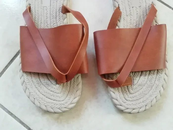 Mules Entre doigts Femmes Taille 38,5 - 39 Neuves! - photo numéro 2