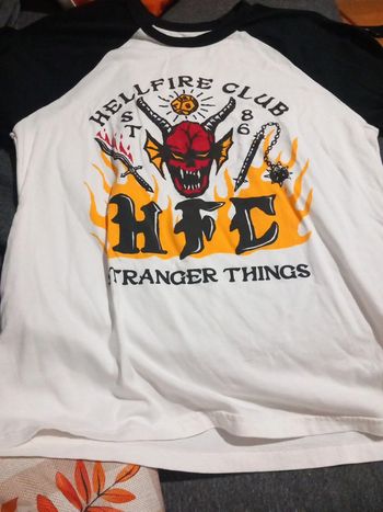 T-shirt taille s pull&bear stranger things Netflix