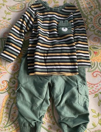 Ensemble teeshirt manches longues et pantalon taille 12 mois
