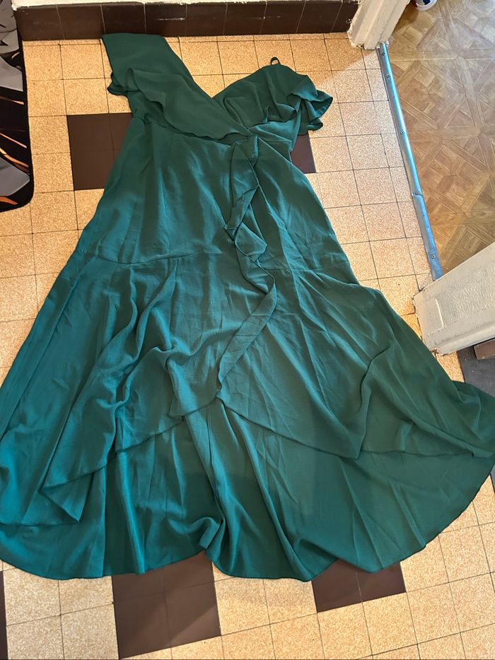 Une robe - photo numéro 2