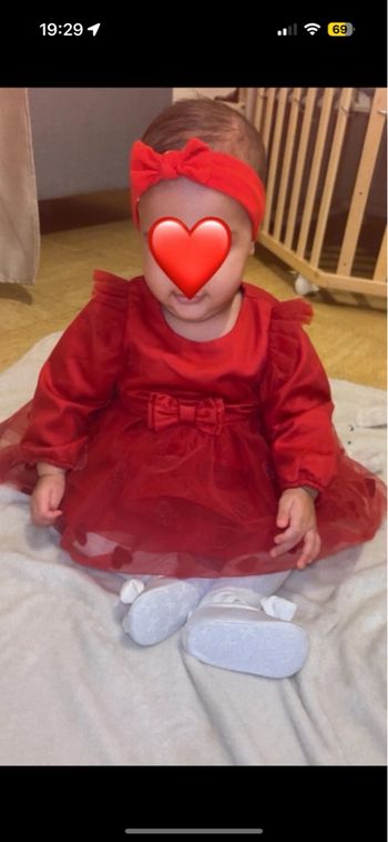 Robe rouge pailletée 
