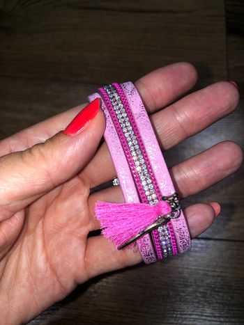 Bracelet rose fantaisie 🌺 neuf avec étiquette