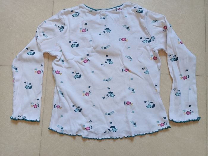 T shirt fleurs - photo numéro 2