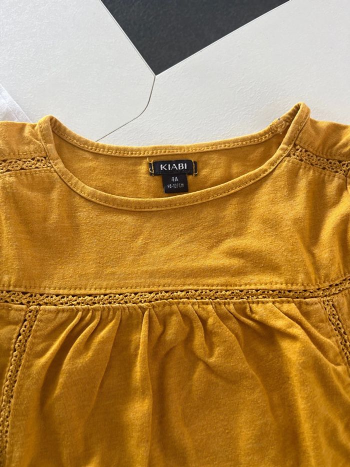 Lot de deux tee shirts ML Okaidi et Kiabi 4 ans - photo numéro 3