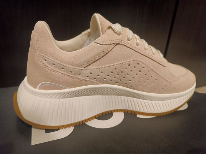 [NEUVES] Baskets BOSS TTNMEVO Runn SD Pastel Pink 36 - photo numéro 3