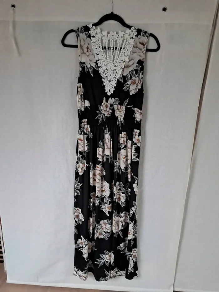Jolie robe d'été fluide broderie dos - photo numéro 2