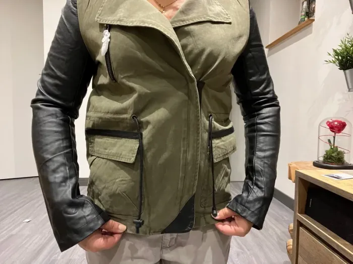 Veste kaki et similicuir - Coupe Perfecto