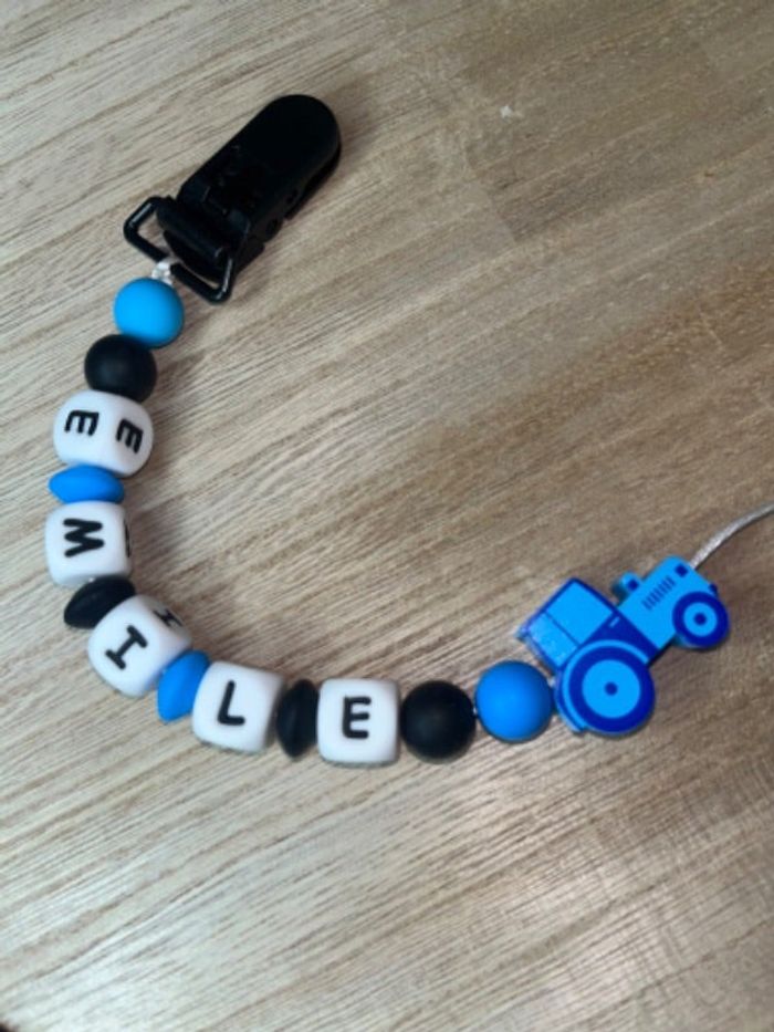 Attache tétine personnalisé