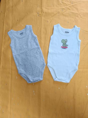 Lot de 2 bodies sans manches 12 mois 74 cm