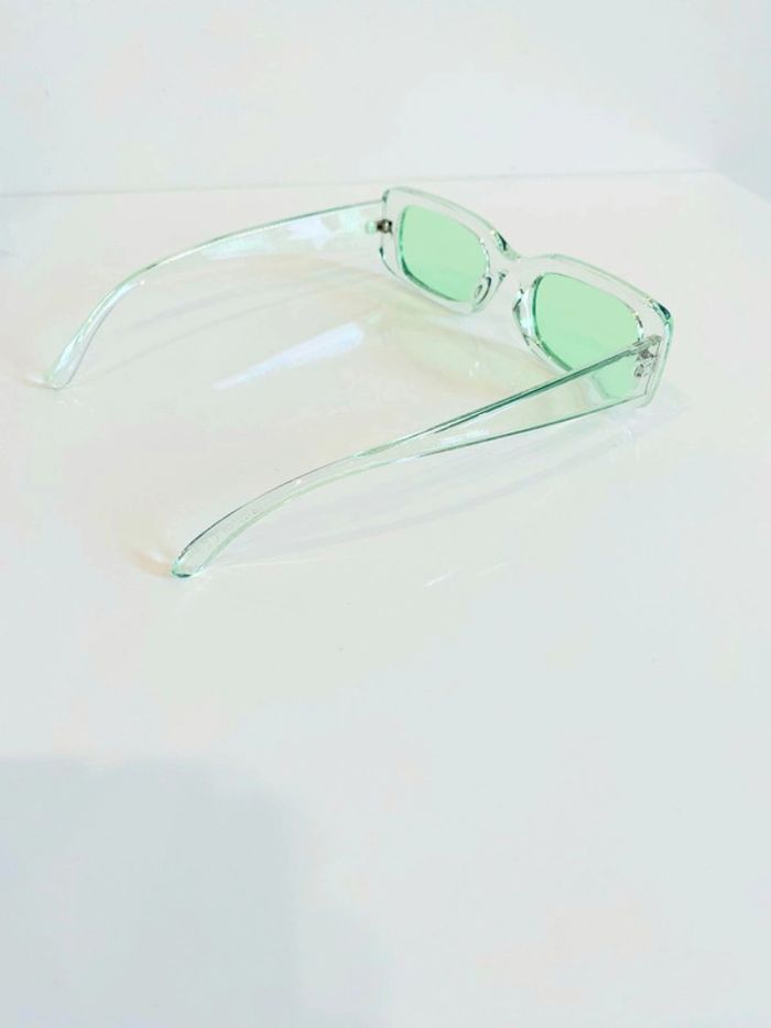 Lunette de soleil femme verte transparente UV protection taille small - photo numéro 4