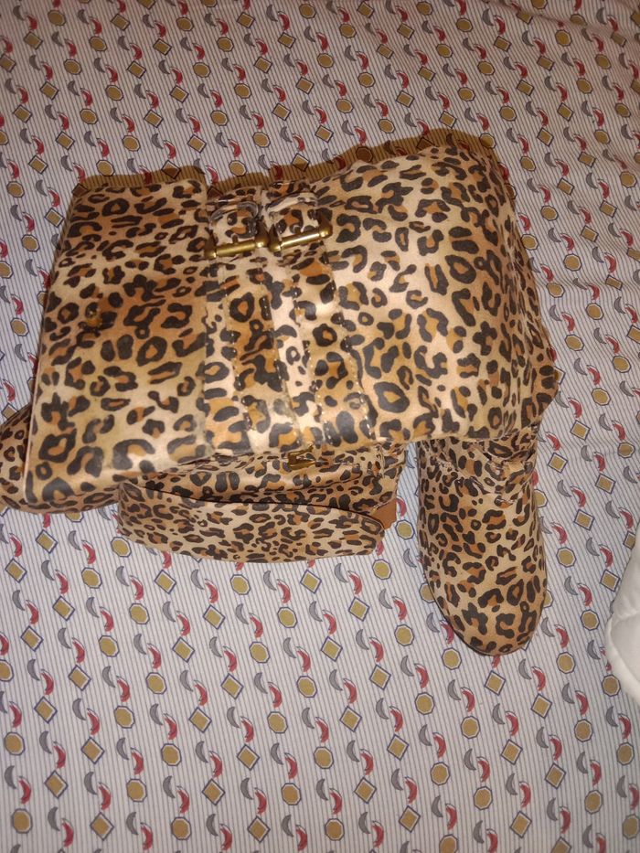 Bottes nouveaux jamais mis - photo numéro 2