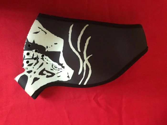 Masque de moto cache-nez à scratch. - photo numéro 8