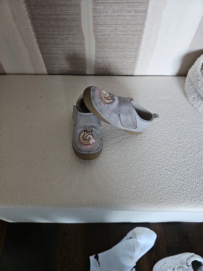 Chaussons vertbaudet 25