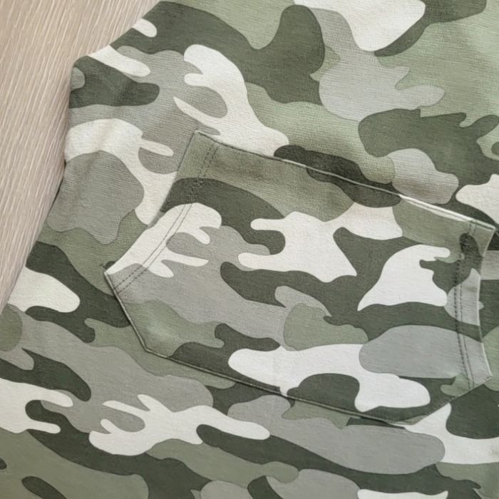 Très belle robe kaki militaire. Fille 10 ans. Marque C&A - photo numéro 2