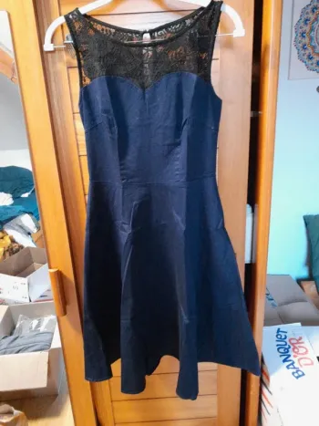 Robe évasée bleue et noir
