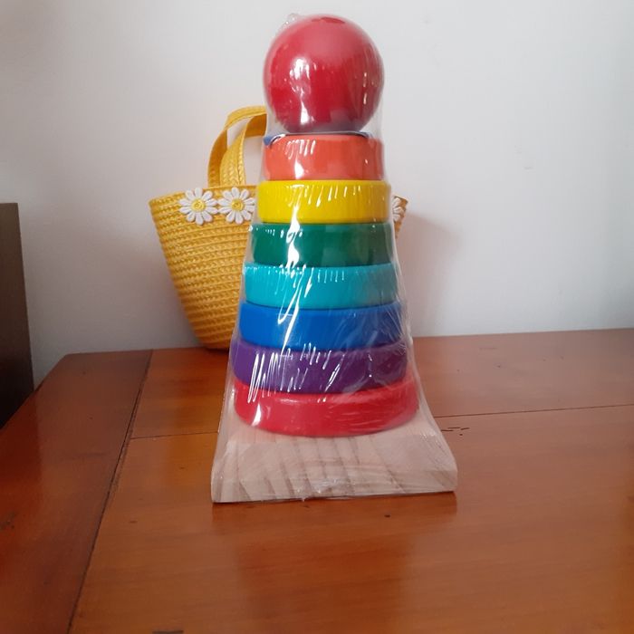 Neuf:Tour à empiler en bois massif peint