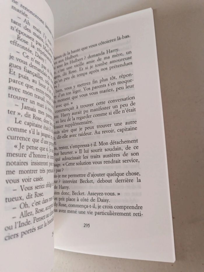 Soupçons et préjugés de M.C. Beaton par l'auteur de la série Agatha raisin - photo numéro 4