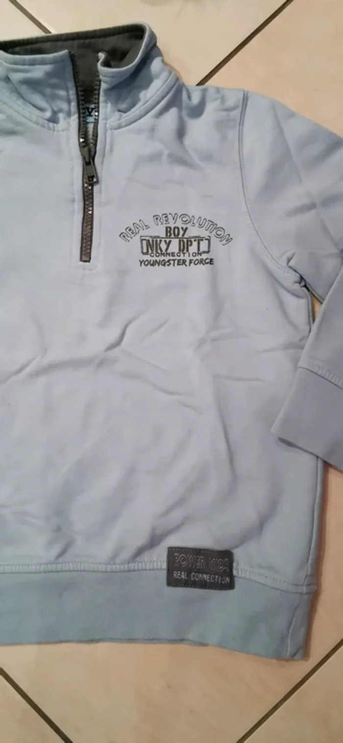 Pull Sweat NKY 8 ans - photo numéro 2