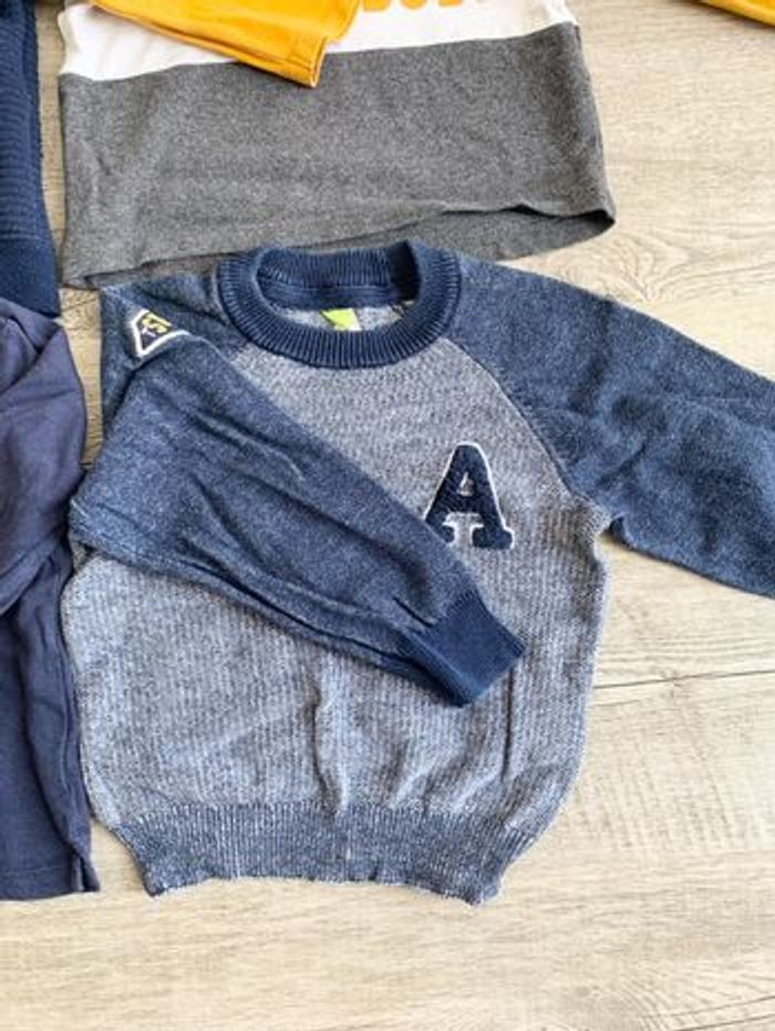 Lot pulls / sweat-shirt  / gilet / polo 2 ans - photo numéro 5