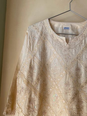 Blouse 3/4 brodé et sequins