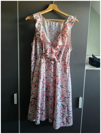 Robe à imprimé fleuri à volants