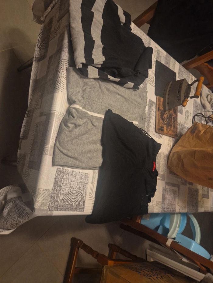 Lot 3 robes