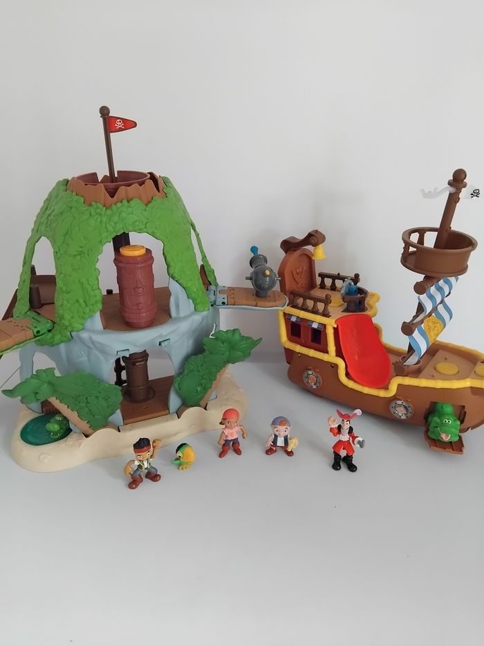BATEAU PIRATE JACK et ILE JAKE