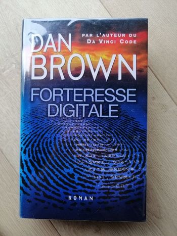 Thriller Forteresse digitale de Dan Brown en très bon état