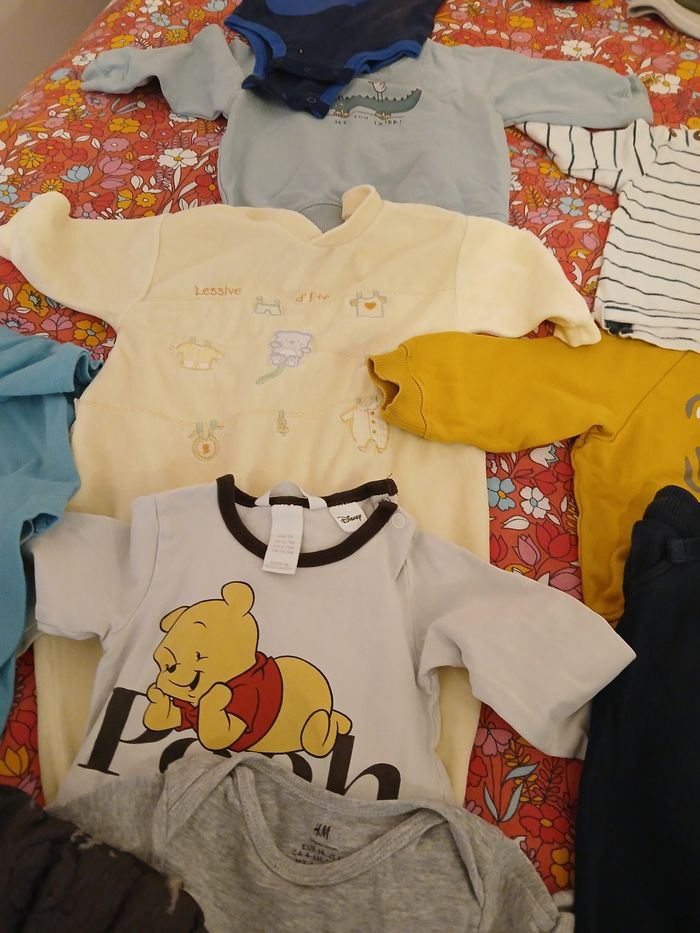 Lots vêtements bébé 6 à 12 mois - photo numéro 2