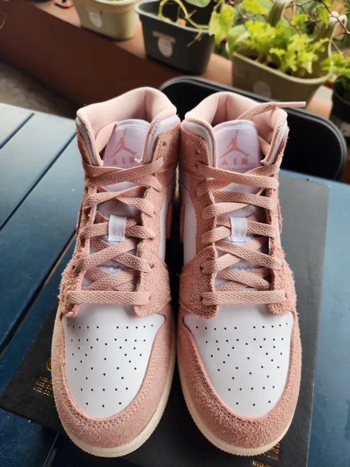 Air jordan 1 mid blanc rose Taille 40 femme neuves - photo numéro 4