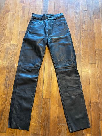 Pantalon en cuir taille 36