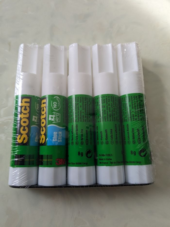 Lot de 5 tubes de colle blanche glue stick Scotch. 8 grs - photo numéro 3