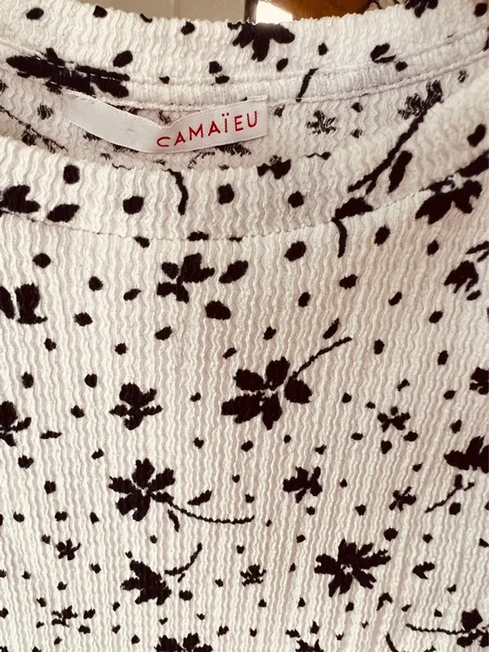 Taille S ~ 36 tee-shirts manches ballon femme Camaïeu blanc et fleurs bleues marine 🌺 - photo numéro 4