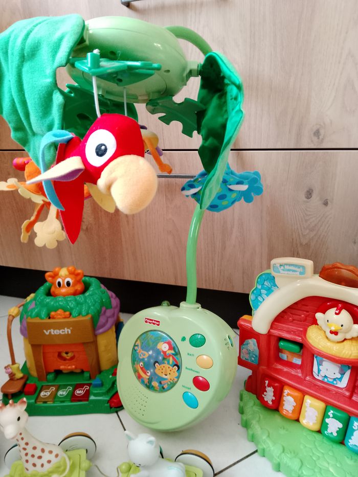 lot jouets d'éveil winnie veilleuse de nuit sophie la girafe ect - photo numéro 2