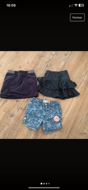Lot 2 jupes et un short