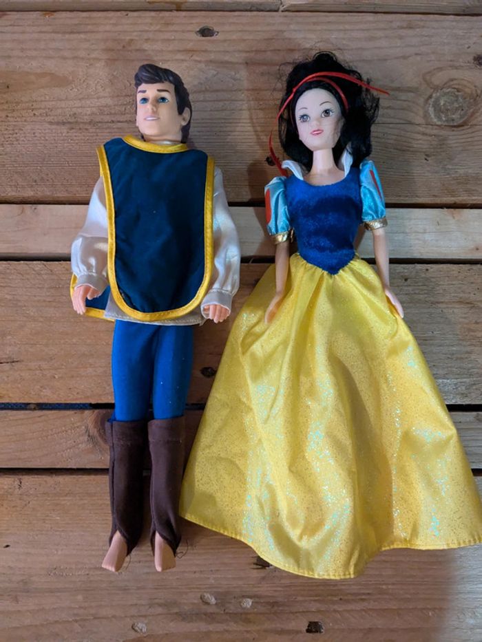 Poupées blanche neige et le prince