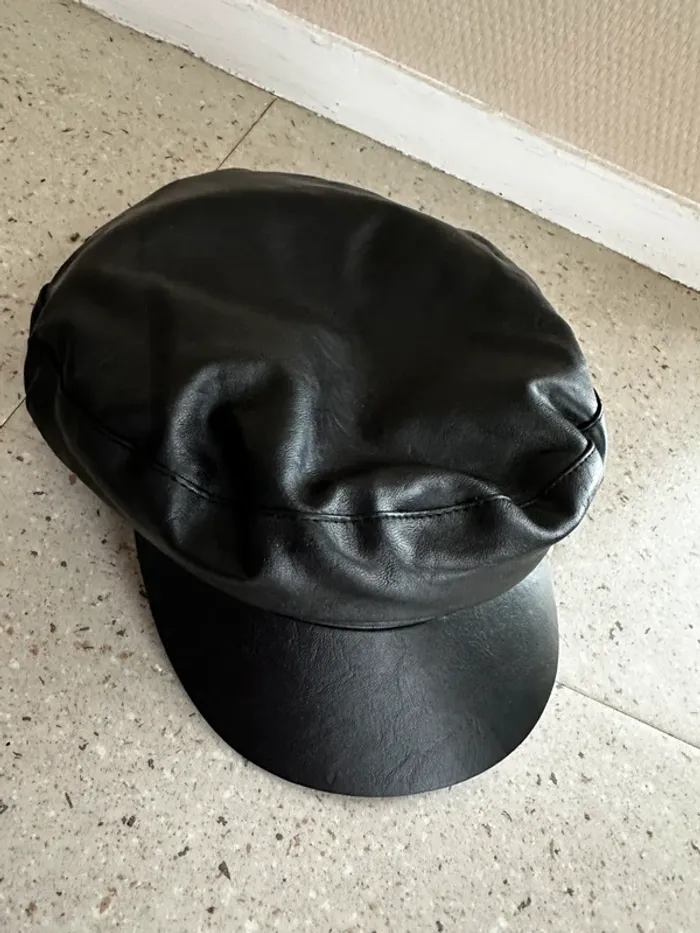 Casquette similicuir