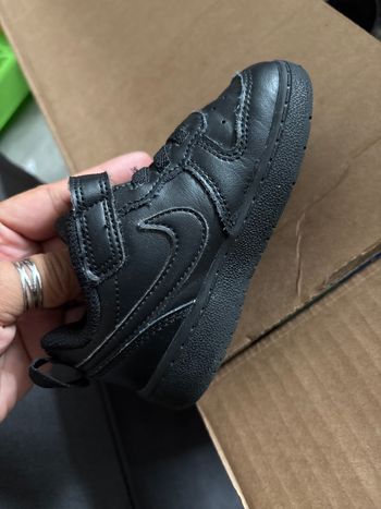 Nike air force enfant taille  23,5