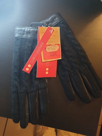Paire de gants en cuir